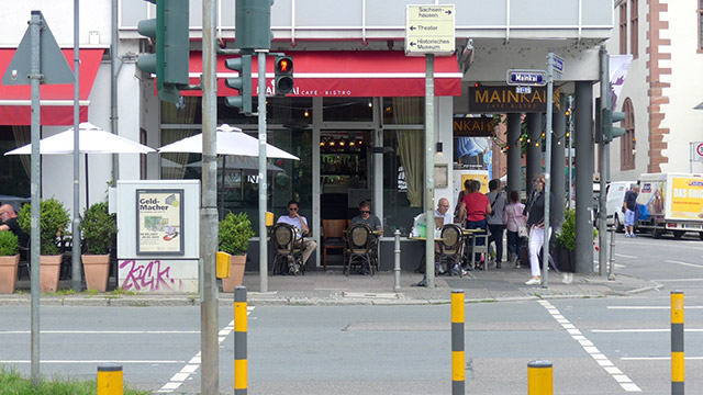 Frankfurt Mainufer Cafe Mainkai Cafe und Bistro
