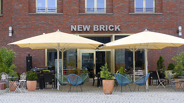 Frankfurt Mainufer Restaurant New Brick Amerikanische Show-Küche