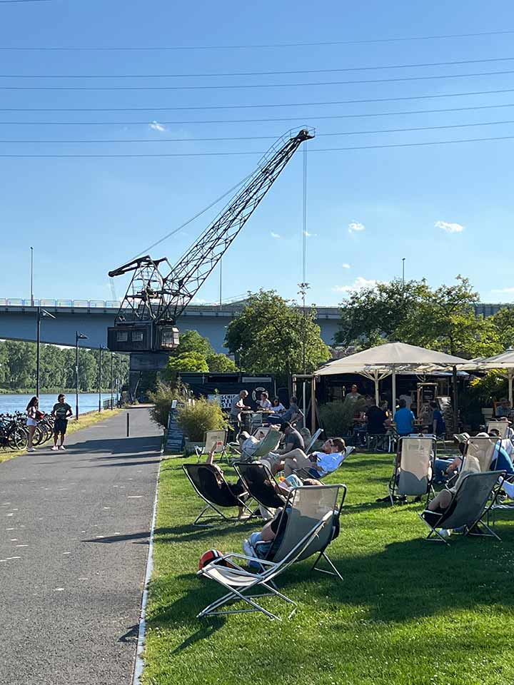 Schiffsmeldestelle Frankfurt Höchst Bier, Wein, Apfelwein, Cocktails und Bistro 