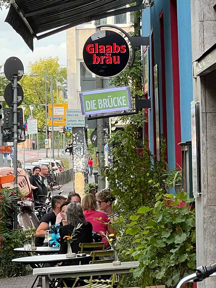 Die Brücke Cafe Bar Restaurant Brückenviertel Frankfurt