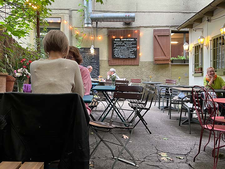 Die Brücke Cafe Bar Restaurant Brückenviertel Frankfurt