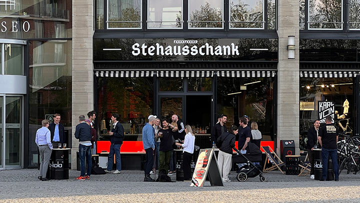 FX Stehausschank Cafe und Bar Frankfurt Mainufer