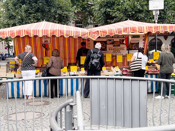 Was hat Kartoffel Stand Frankfurt Wochenmarkt Südbahnhof so alles?