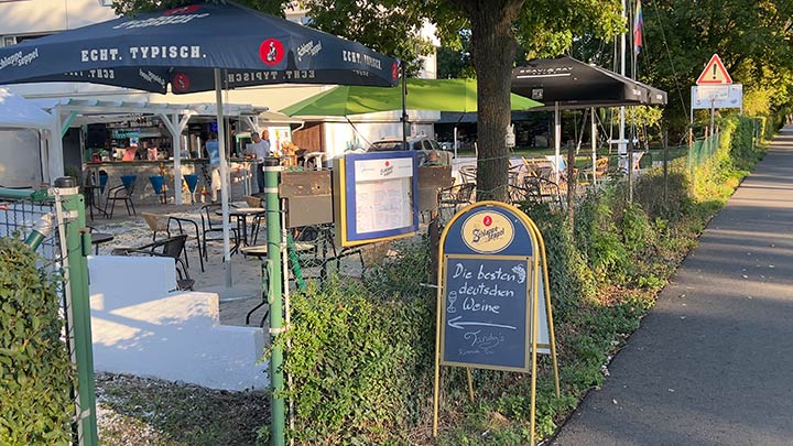 Tandys Riverside Bar Cafe am Frankfurt Mainufer