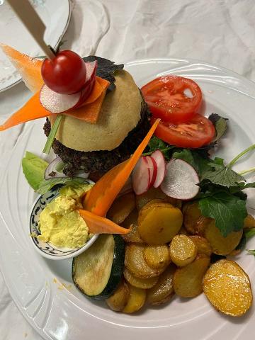 Die Brücke Cafe Bar Restaurant Brückenviertel Gerichte