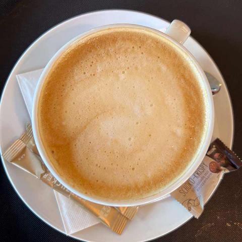 Aliara Restaurant Bar Lounge Westhafen Frankfurt Kaffee