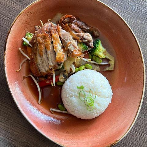 Aliara Restaurant Bar Lounge Westhafen Frankfurt Speise