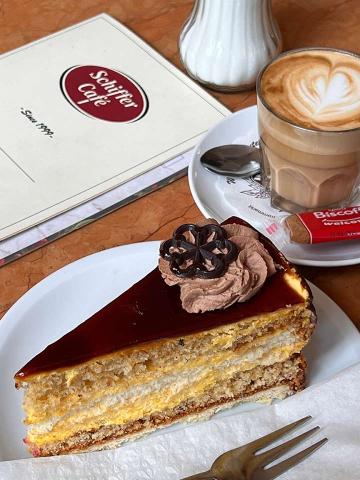 Schiffer Café Sachsenhausen Frankfurt Kuchen Frühstück Speise