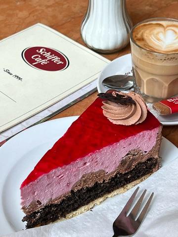 Schiffer Café Sachsenhausen Frankfurt Kuchen Frühstück Speise