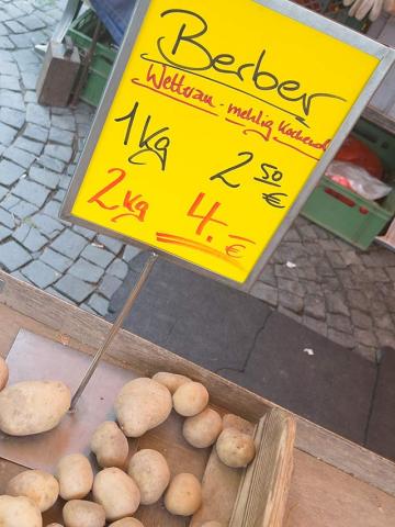Kartoffel Stand Frankfurt Wochenmarkt Südbahnhof