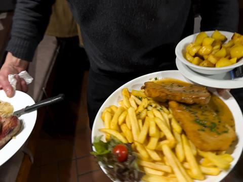 Apfelweinlokal Struwwelpeter Frankfurt Alt-Sachsenhausen Speisen